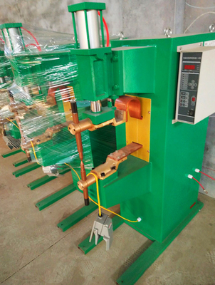 Máy hàn điện trở đường may tự động 2800mm / phút Đánh bóng đai mài mòn